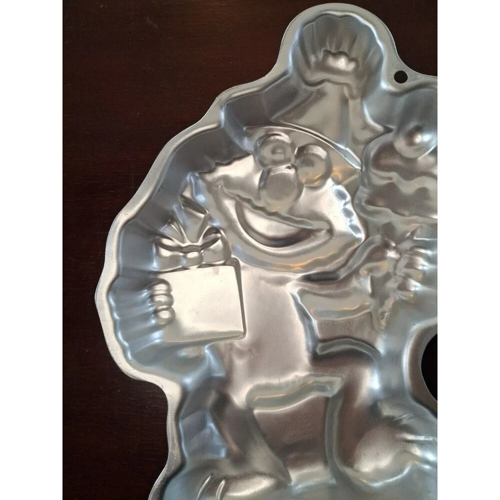 Wilton 1996 Sesame Street Elmo Cake Pan 2105-4298 Vintage Birthday